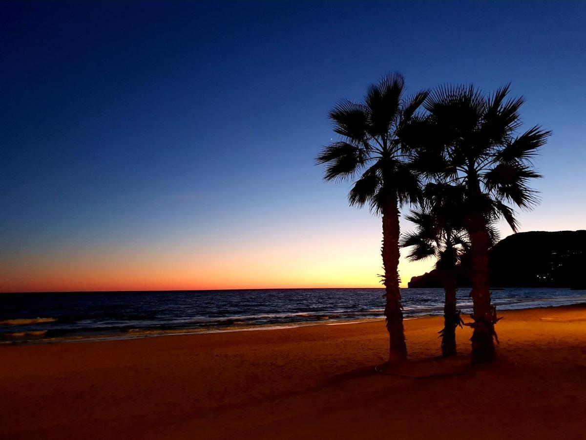 By The Beach Calp Extérieur photo